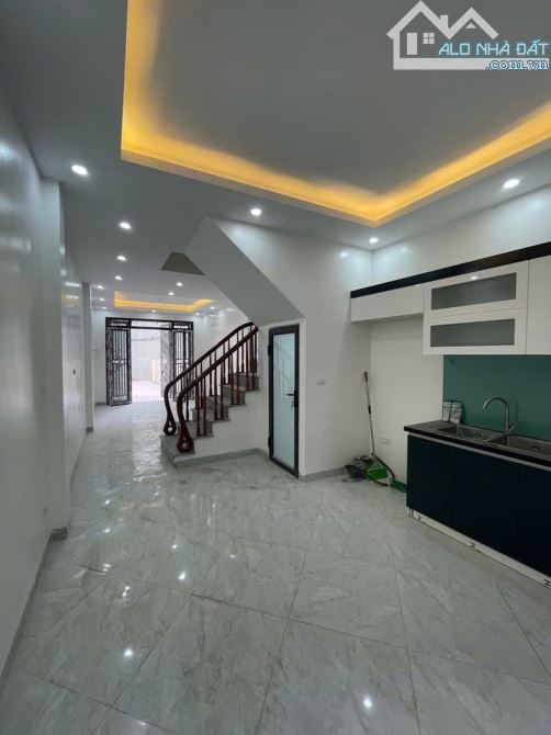 Bán nhà Ngọc Hồi nhà mới Koong 48m 4 tầng 20m ô tô tránh vị trí đẹp giá 4.95 tỷ - 2