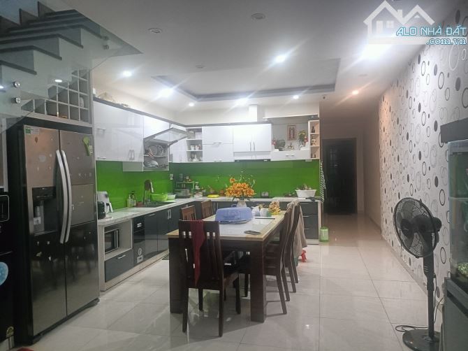 Bán nhà mặt tiền Hàn Thuyên 120m2 giá 10.8 tỷ - 2