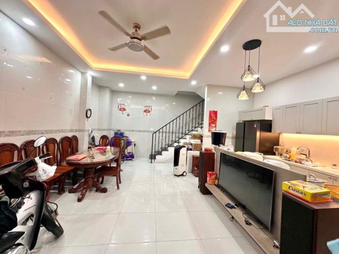 cần bán nhà 4 tầng, nội thất đẹp, đường số Đỗ Xuân Hợp, Phước Long B Quận 9 - 2