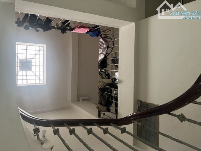 BÁN NHÀ ĐỖ QUANG - CỰC HIẾM NHÀ BÁN - CÓ VỈA HÈ - PHÂN LÔ - Ô TÔ TRÁNH - KINH DOANH - 45M2 - 2