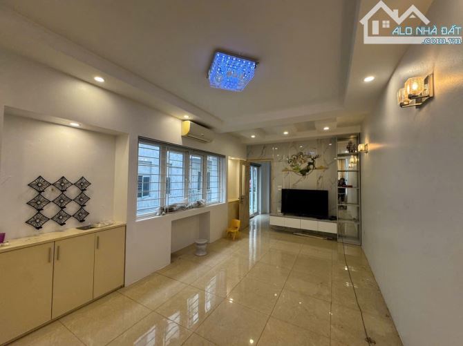 HIẾM PHỐ NGUYỄN VĂN LINH-NỞ HẬU-NGÕ Ô TÔ-HÀNG XÓM VINHOME - NẰM GIỮA BIG C VÀ AEON LONG BI - 2