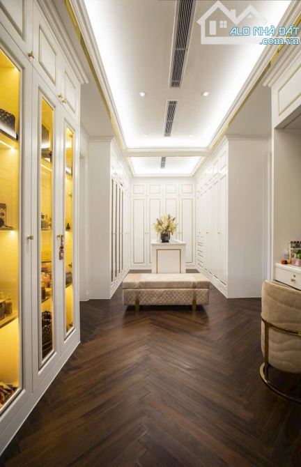 Cần bán biệt thự góc 2 mặt tiền Võ Chí Công - Diện tích đất: 476m² (đất ở đô thị 100%) - 2