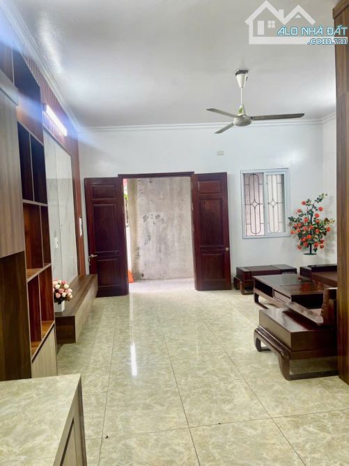 Bán nhà 2 tầng ngõ 23 phố Ngọc Uyên, ph Ngọc Châu, TP HD, 40m2, 2 ngủ, 2 vs, chỉ 1.89 tỷ - 2