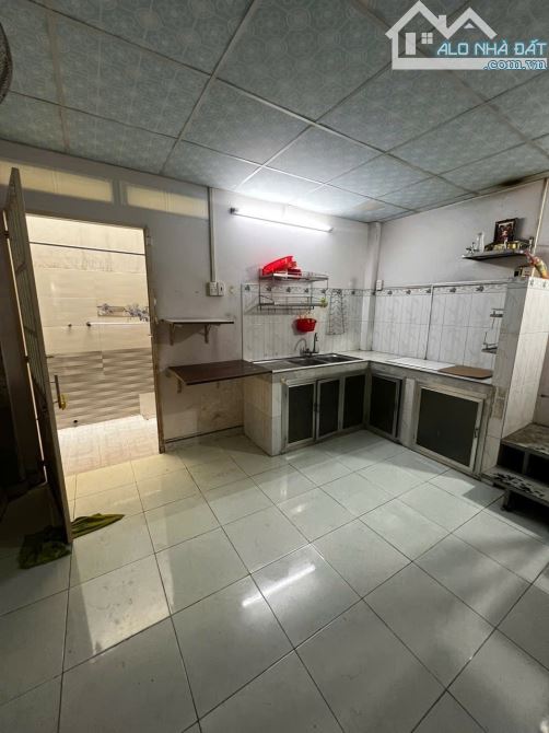 Rẻ - Bán nhà 160 Lã Xuân Oai - 60m2, 2 tầng HXH chỉ 3.8 tỷ - 2