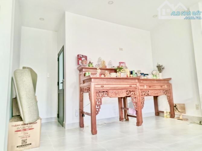 Nhà mới 2 tầng BTCT - Ngang 4m - Kế Bên Phú Mỹ Hưng - Quận 7 - Nhỉnh 4 Tỷ - 2