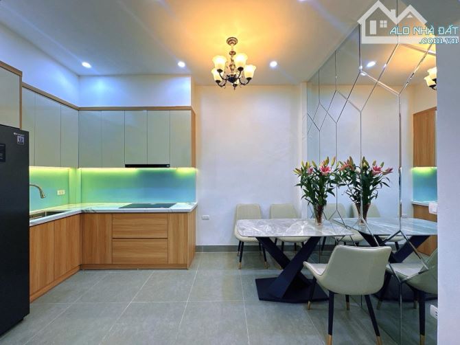Bán nhà Nguyễn Khang - Cầu Giấy. 43m. 5 tầng. Mt 4.3m. Giá 9.x tỷ còn TL - 3