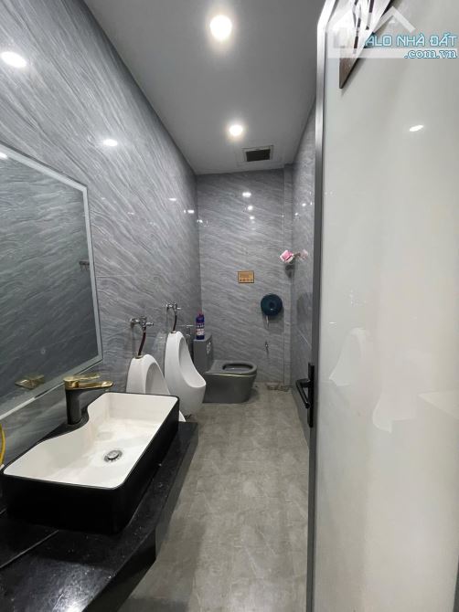 Bán nhà mặt tiền đường Hoàng Diệu - Trung tâm thành phố - 3
