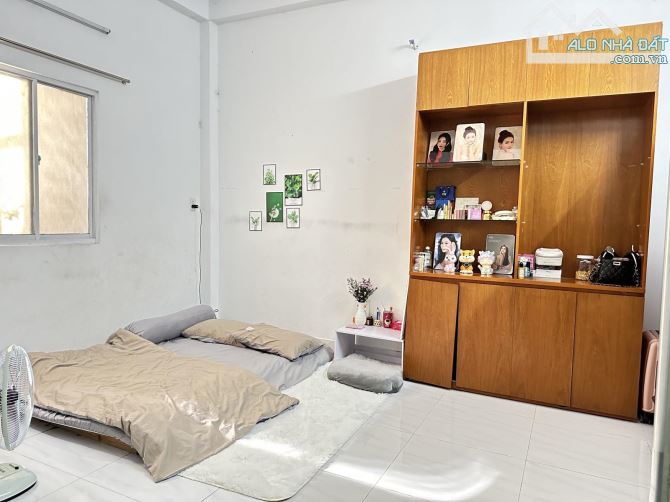 SIÊU PHẨM NHÀ MỚI HẺM ĐẸP VÀO Ở NGAY 3 TẦNG BTCT GÌ CHỈ NHỈNH 4 TỶ - 3