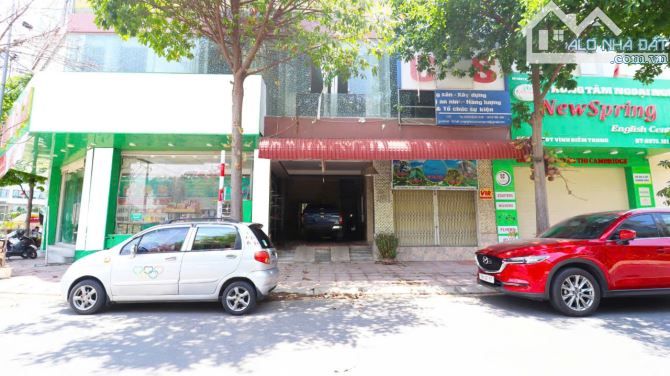 Tòa nhà góc đường A1 và B1 thuộc KĐT Vĩnh Điềm Trung, 217m * 5 tầng có thang máy, sổ hồng - 3