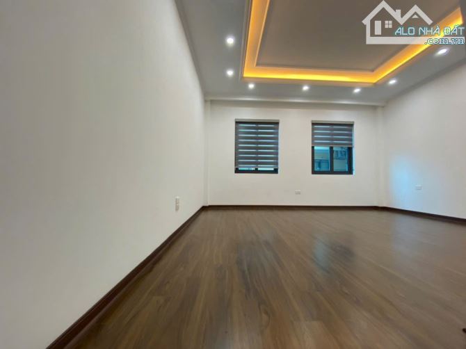 Duy nhất. Nhà 7 Tầng Thang máy Phạm Văn Đồng. Ô tô đỗ cửa - 3