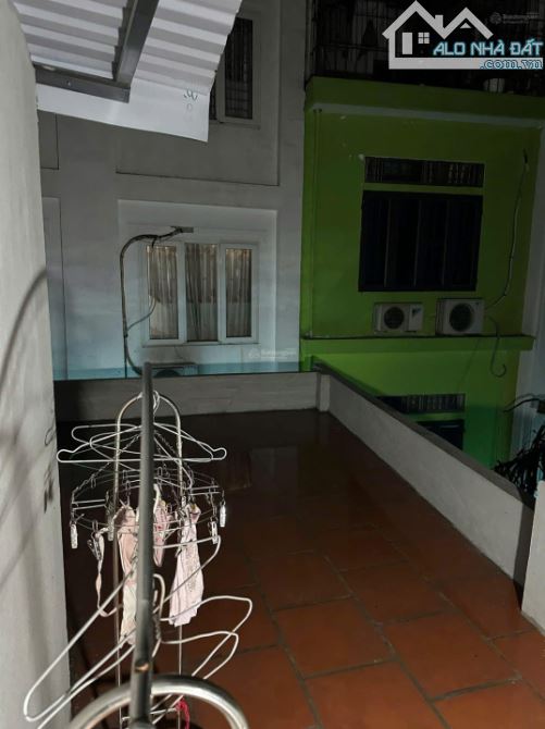 Bán nhà mới Tả Thanh Oai gần đường ô tô móng 5 tầng ở ngay! Diện tích: 38m nhà 3 tầng 3,5 - 3