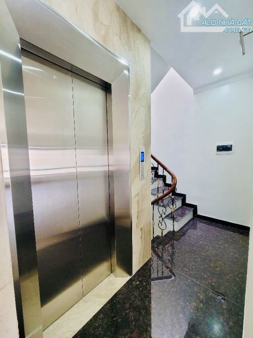 Bán Nhà Mới - Nguyễn Văn Cừ - Combo Ô Tô Đỗ Cửa + Thang Máy - Ở Luôn - 3
