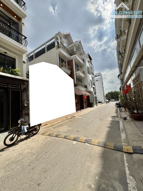 ✨ 5 TẦNG đúc BTCT kiên cố, 55M2 (4x14M) KHU PHÂN LÔ VIP ngay AEON TÂN PHÚ, HXH 7M - 7,6 TỶ - 4