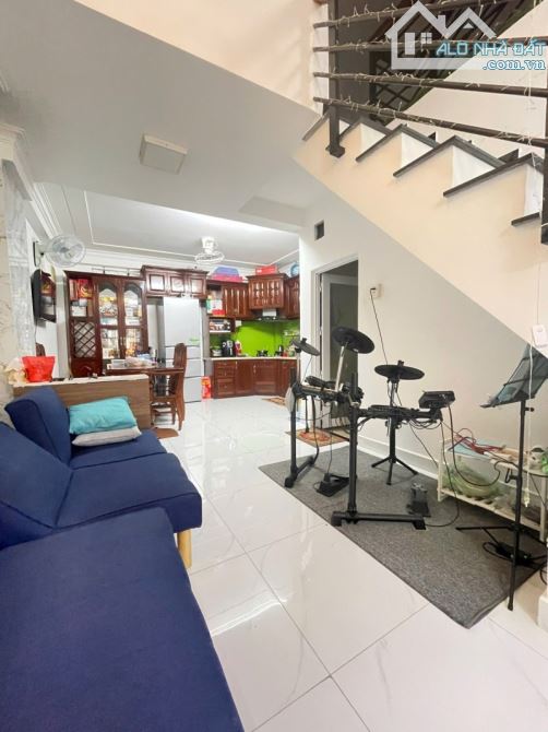 Nhà mới đẹp Khuông Việt_ Phú Trung Tân Phú. DT 55m2. 4 tầng. Ngang 4.4m. Giá 6.35 tỷ. - 4