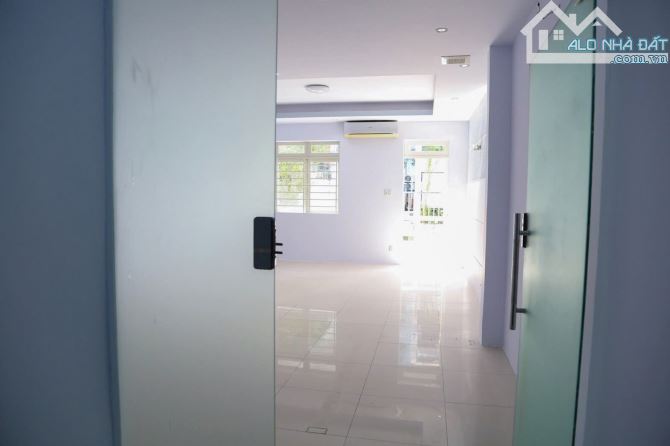 Hẻm xe tải 5m trần hưng đạo quận 1 có dòng tiền 50tr/tháng - 4
