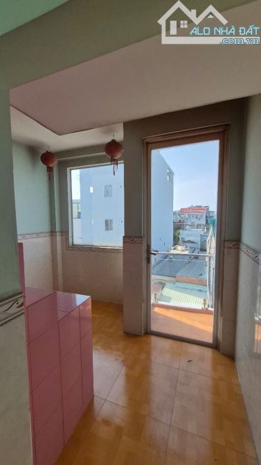 SIÊU PHẨM NHÀ MỚI HẺM ĐẸP VÀO Ở NGAY 3 TẦNG BTCT GÌ CHỈ NHỈNH 4 TỶ - 4