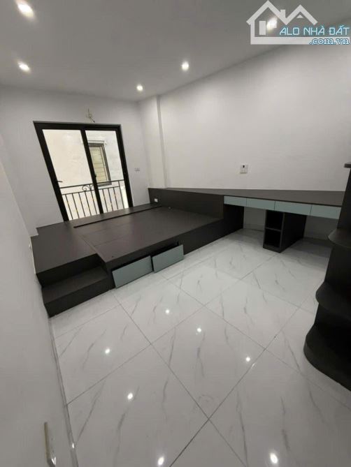 Bán Nhà Đẹp 33m2- 5T- Đa Sỹ- Hà Đông- Ô tô Đỗ 5m- Ngõ thông- sổ vuông- Nhỉnh 5 tỷ - 4