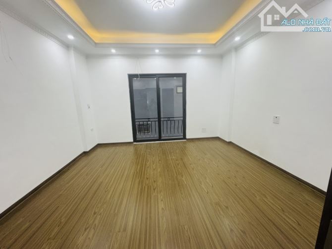 Hơn 4 Tỷ Liên Mạc -Bắc Từ Liêm-5 Tầng Mới Cứng DT 32m .5m Ra Ô Tô Tránh .Hơn 4 Tỷ - 4