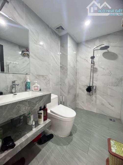 BÁN NHÀ PHÂN LÔ THANH AM - Ô TÔ ĐỖ CỔNG 5 TẦNG MỚI ĐẸP - CHỈ HƠN 5 TỎI - 4