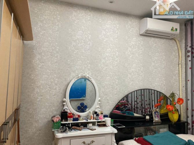 Top nhà vị trí đẹp 3.5 x 10m 1 trệt 3 lầu Nguyễn Đình Chiểu Q3 TP.HCM - 4