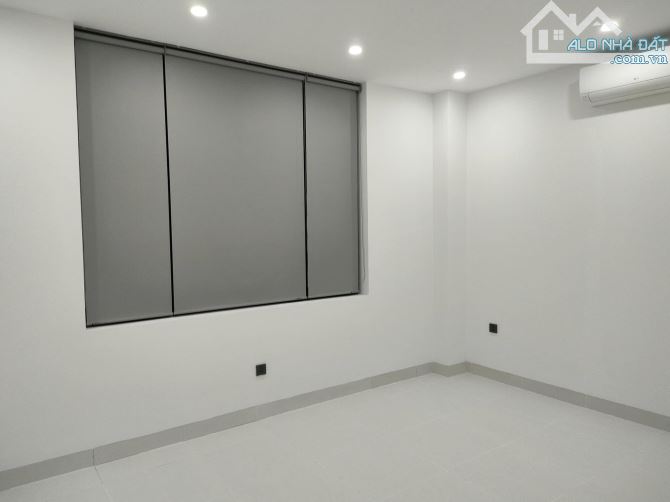 Cho thuê căn liền kề Lý Sơn Ngọc Thụy 70m2 6 tầng 8 phòng ngủ có thang máy giá 23tr/tháng. - 4