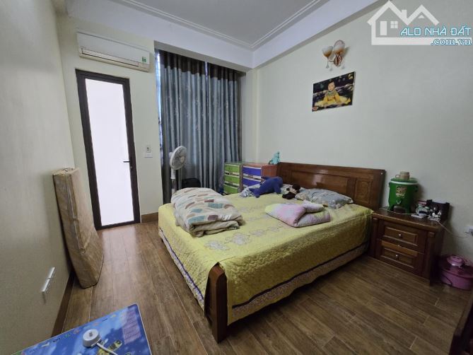 Cầu giấy 50m. 5tầng. 2 thoáng. Ngõ rộng, thông tứ phía, 10 tỷ. - 4