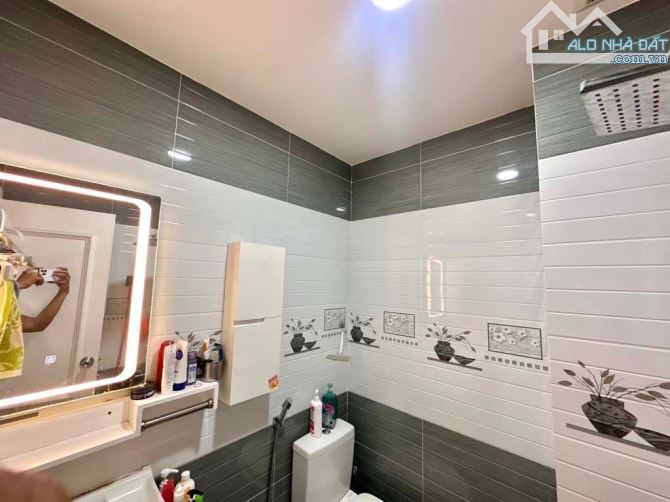 cần bán nhà 4 tầng, nội thất đẹp, đường số Đỗ Xuân Hợp, Phước Long B Quận 9 - 4