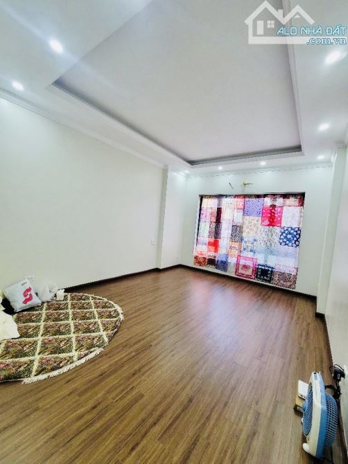 Bán Nhà Mới - Nguyễn Văn Cừ - Combo Ô Tô Đỗ Cửa + Thang Máy - Ở Luôn - 4