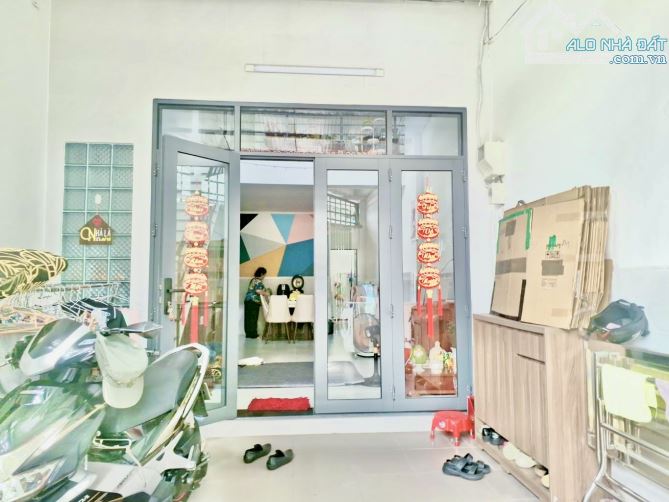 Nhà mới 2 tầng BTCT - Ngang 4m - Kế Bên Phú Mỹ Hưng - Quận 7 - Nhỉnh 4 Tỷ - 4