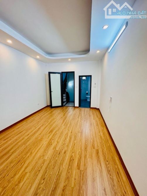 Căn còn lại 5.75 Tỷ,30m2,5T mới tinh tại Vĩnh Hưng, HM, hiện đều trên 6 tỷ hết rồi - 5