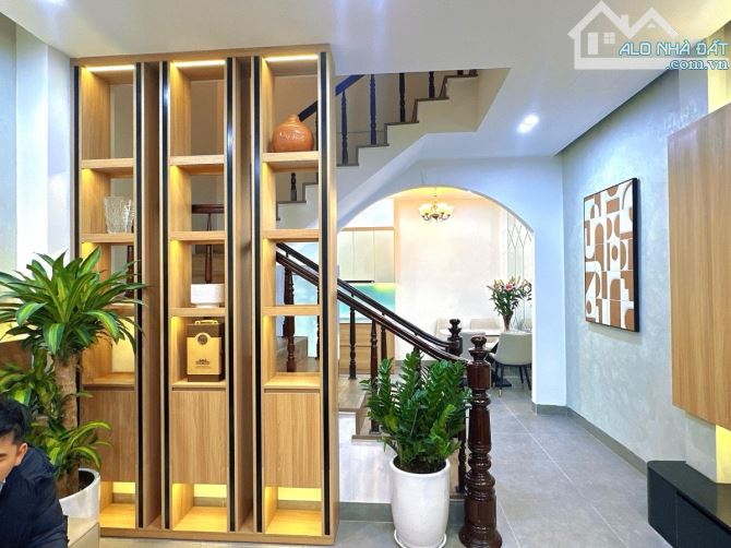Bán nhà Nguyễn Khang - Cầu Giấy. 43m. 5 tầng. Mt 4.3m. Giá 9.x tỷ còn TL - 5
