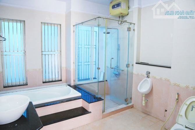 Hẻm xe tải 5m trần hưng đạo quận 1 có dòng tiền 50tr/tháng - 5