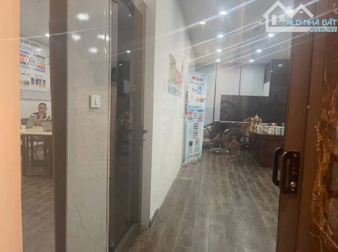 Ô TÔ TRÁNH - VỈA HÈ - THÁI HÀ - ĐỐNG ĐA - TÒA VP 100M2 - 7 T THANG MÁY - MT 8M - GIÁ TỐT - 5