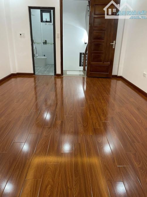 VỊ TRÍ VÀNG - TRUNG TÂM QUẬN  - DÂN XÂY - Ô TÔ ĐỖ NGAY NHÀ 6 TẦNG FULL TIỆN ÍCH - 5