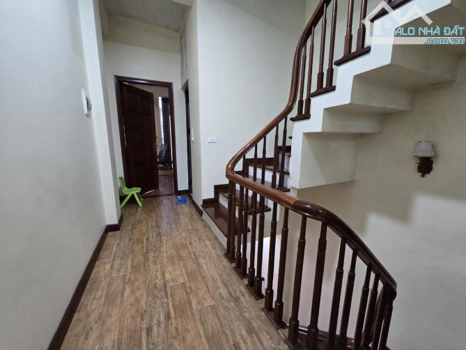 Cầu giấy 50m. 5tầng. 2 thoáng. Ngõ rộng, thông tứ phía, 10 tỷ. - 5