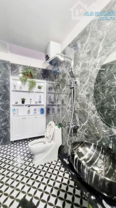Bán nhà khu phân lô Thư Trung 2 - Văn Cao. DT 90m2 x 4T - 6