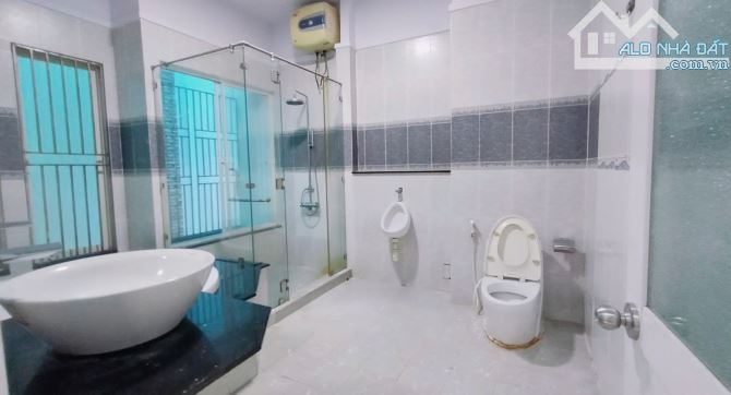 Hẻm xe tải 5m trần hưng đạo quận 1 có dòng tiền 50tr/tháng - 6