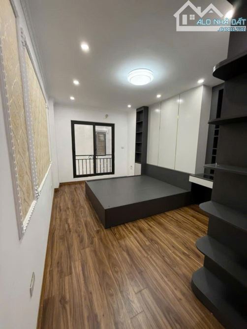 Bán Nhà Đẹp 33m2- 5T- Đa Sỹ- Hà Đông- Ô tô Đỗ 5m- Ngõ thông- sổ vuông- Nhỉnh 5 tỷ - 6