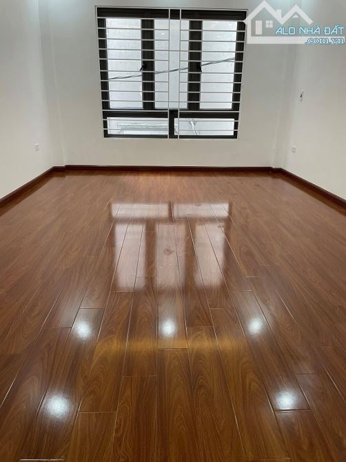 VỊ TRÍ VÀNG - TRUNG TÂM QUẬN  - DÂN XÂY - Ô TÔ ĐỖ NGAY NHÀ 6 TẦNG FULL TIỆN ÍCH - 6