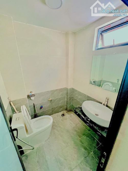 Bán nhà Kim Ngưu 44m2, 4 tầng, 4 ngủ, 2 mặt thoáng, ngõ phân lô, gần oto. Giá 7.25 tỷ sđcc - 7
