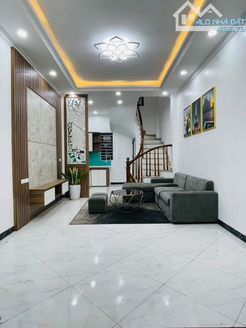 VỊ TRÍ VÀNG - TRUNG TÂM QUẬN  - DÂN XÂY - Ô TÔ ĐỖ NGAY NHÀ 6 TẦNG FULL TIỆN ÍCH - 7