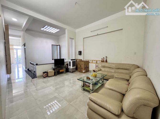 🏛️ Nhà 2 tầng mặt Đồng Khởi kinh doanh sầm uất chỉ 7,5 tỷ - 9