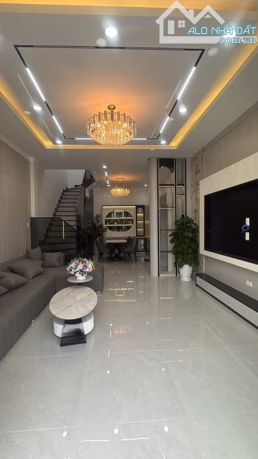 🏡 Nhà mê hẻm 17 Lê Đình Chinh, P. Hoa Lư