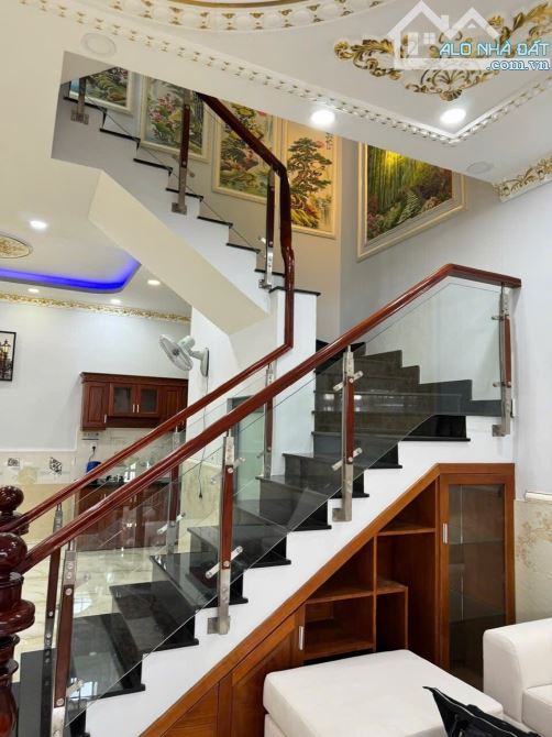 Bán nhà 4 tầng Vew đẹp Nguyễn Bình, Phú Xuân, Nhà bè Ngang 6M