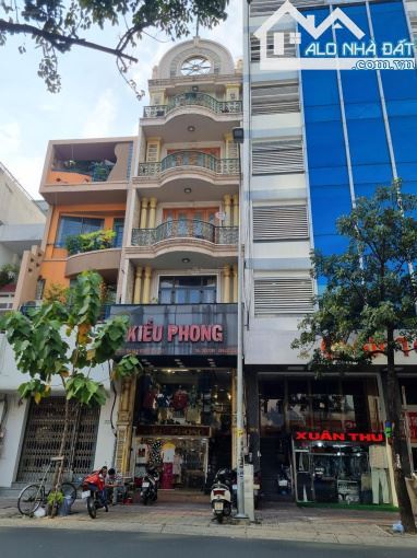 Bán gấp nhà MT 220 Nguyễn Đình Chiểu, P.6, Q.3- DT: 5x20m, HĐT 160tr/th