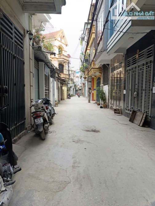 Bán nhà phố Văn Hội, Bắc Từ Liêm- Sổ đỏ Không Quy hoạch-Ô tô vào nhà-44m2 4 tầng ~ 7.4 tỷ