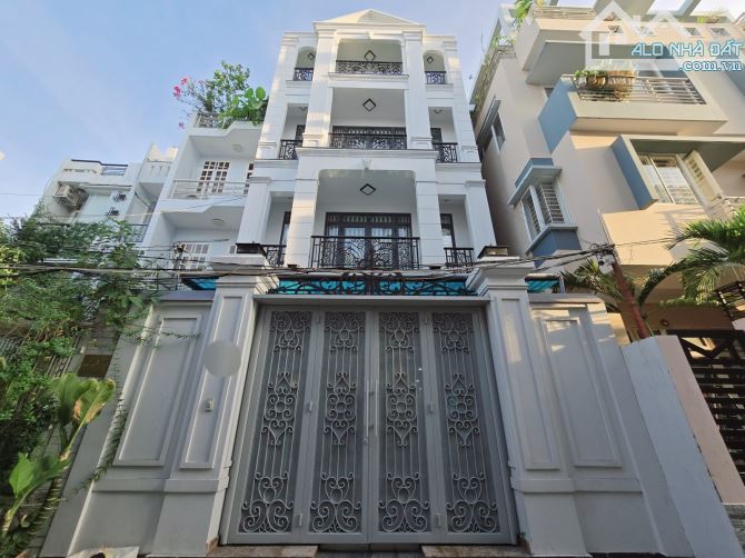 Huỳnh Tấn Phát Bình Thuận Q7, vài bước ra mt, 120m2, ngang khủng 6m, bao đẹp, sổ hoa hậu