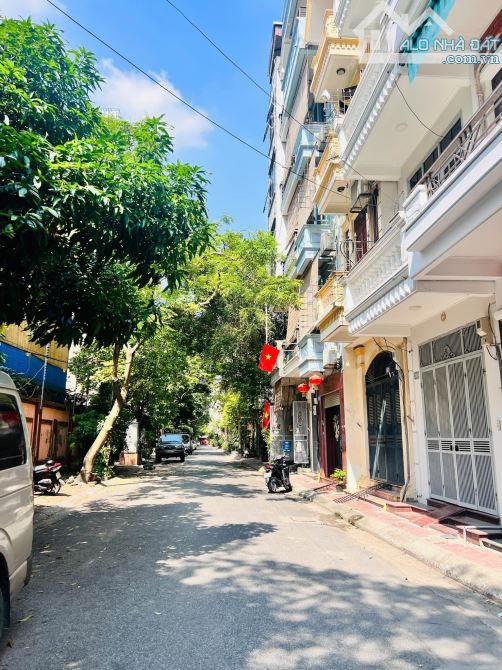 PHÂN LÔ HOÀNG SÂM 15.6 TỶ 52m 5T MT 4.5m, LÔ GÓC THÔNG Ô TÔ TRÁNH KINH DOANH, DÂN TRI CAO