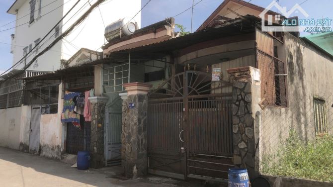 BÁN NHÀ CẤP 4 CŨ. HẺM XE TẢI. NGANG 8 DÀI 22 CHỈ HƠN 6 TỶ. TÂN CHÁNH HIỆP. Q12