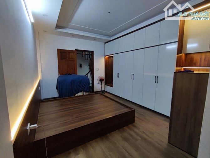 Khu vực Xuân Phương - Mỹ Đình, 3 Bước Ra Phố, Ô Tô Đỗ Cửa, 43m2 - Giá 6,8 Tỷ